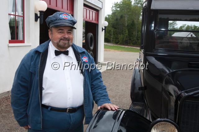 canada nouveau brunswick 07.JPG - Pompiste Irving, Village historique Acadien, péninsule Acadienne, comté de Gloucester, Nouveau-Brunswick, Canada